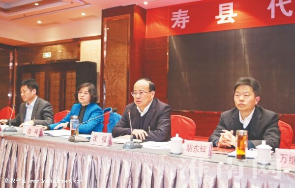 团结鼓劲奋斗奋进 推进县域经济转型提速高质量发展